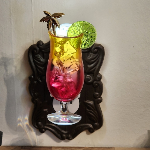 Bath & body works light up tropical drink wallflower plug NEW - Picture 2 of 2